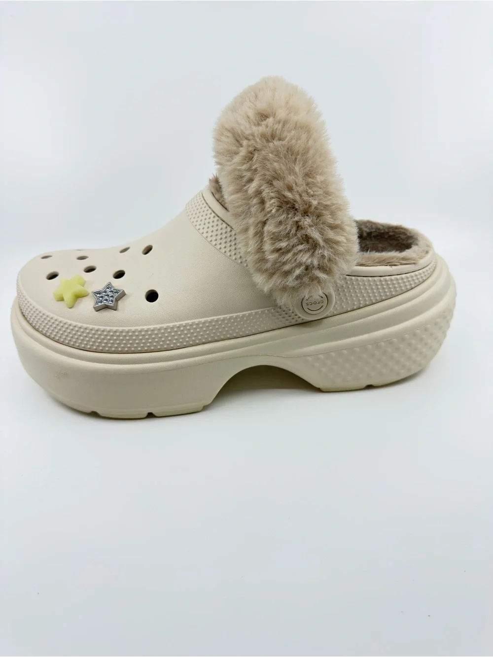 Crocs Stomp Lined Clogs color stucco, featuring a thick platform sole SZ 11
